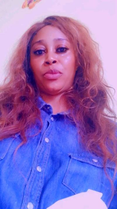 Aurelie 34 ans Yaoundé Cameroun