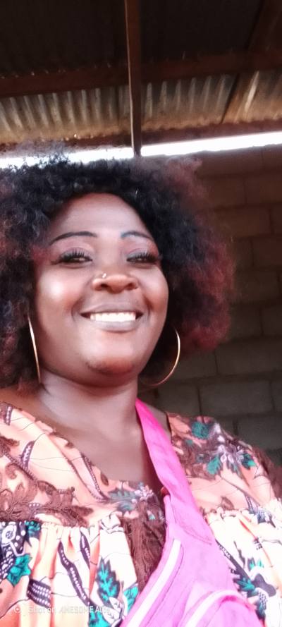 Gertrude 50 ans Yaoundé  Cameroun