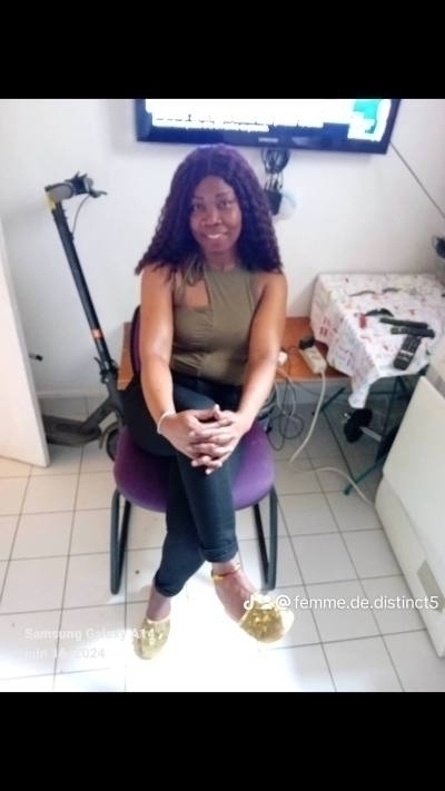 Josephine 45 ans 95140  France