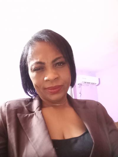 Lyly 49 ans Libreville Gabon