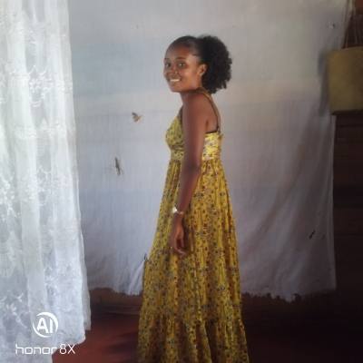 Lutchianna 26 ans Sambava  Madagascar