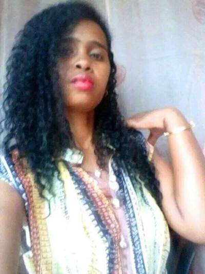 Claudia 26 ans Vohemar  Madagascar