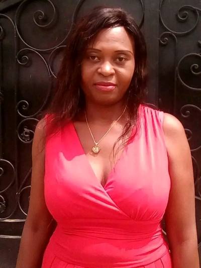 Alicia 42 years Douala  Cameroon