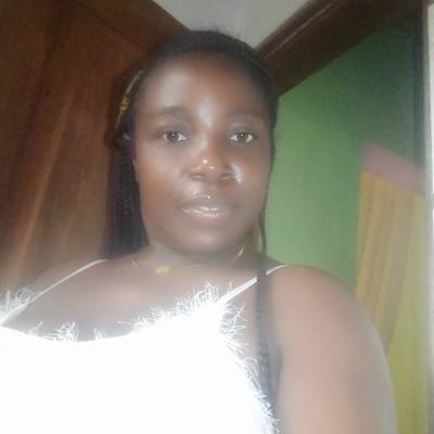 Lovelyne 31 ans Yaoundé Cameroun