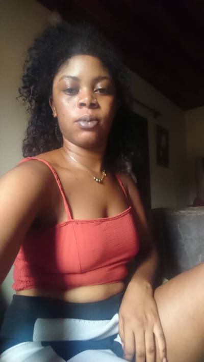 Thérèse 25 ans Yaounde Mfoundi Cameroun