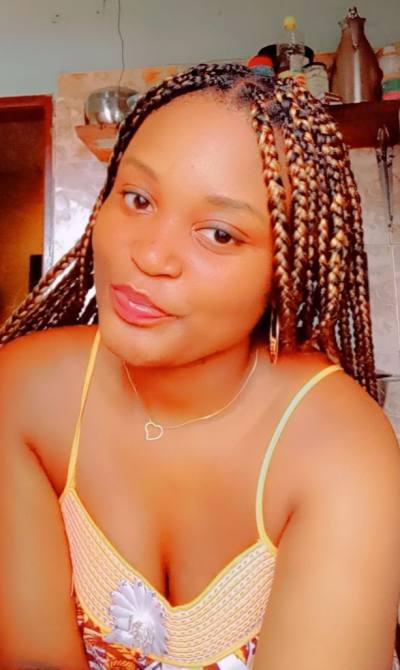 Cassie 22 years Yaoundé 4  Cameroun