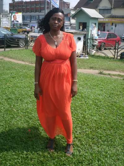 Alicia 42 years Douala  Cameroon