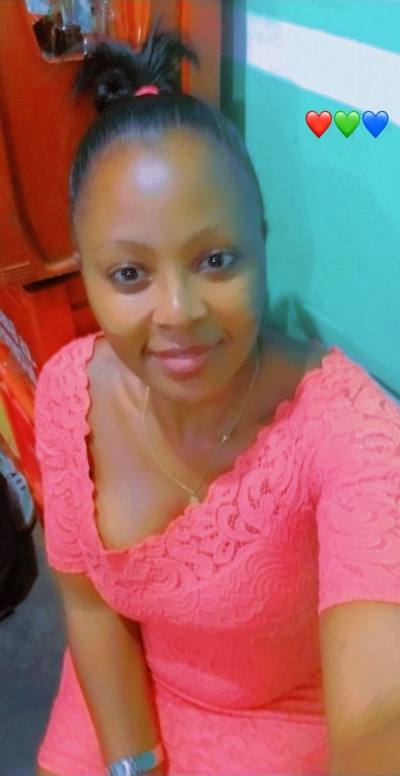 Florine 34 ans Ouest Cameroun