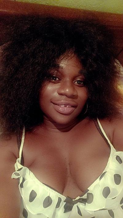 Carine 35 ans Yaoundé  Cameroun