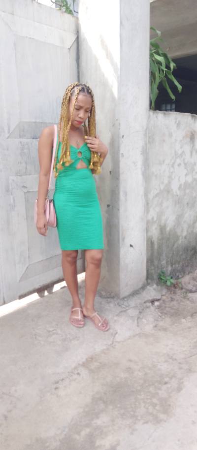 Zarina 22 ans Ambilobe  Madagascar