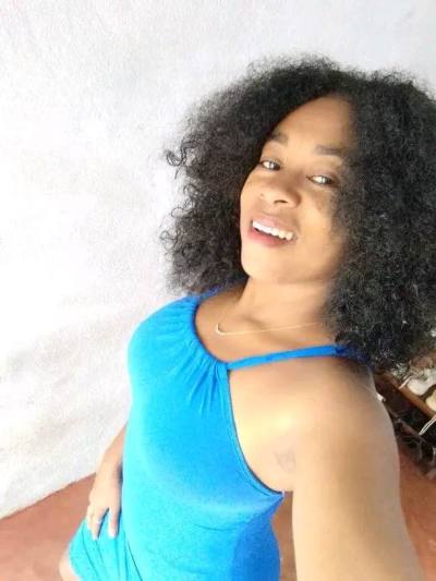 Suziane 27 ans Toamasina Madagascar