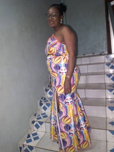 Nadia 39 Jahre Yaoundé  Kamerun