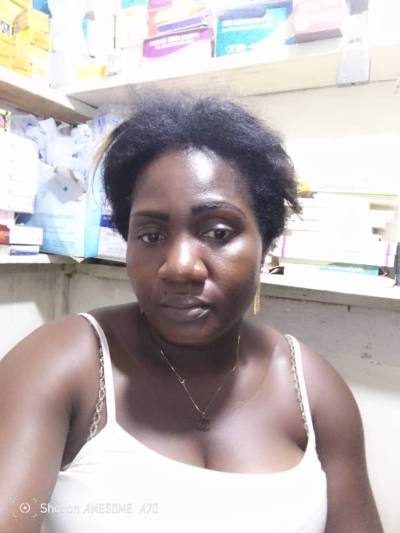 Antoinette 39 Jahre Centre Yaoundé Kamerun