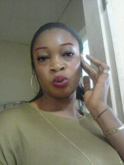 Marie Claude 37 ans Yaoundé  Cameroun