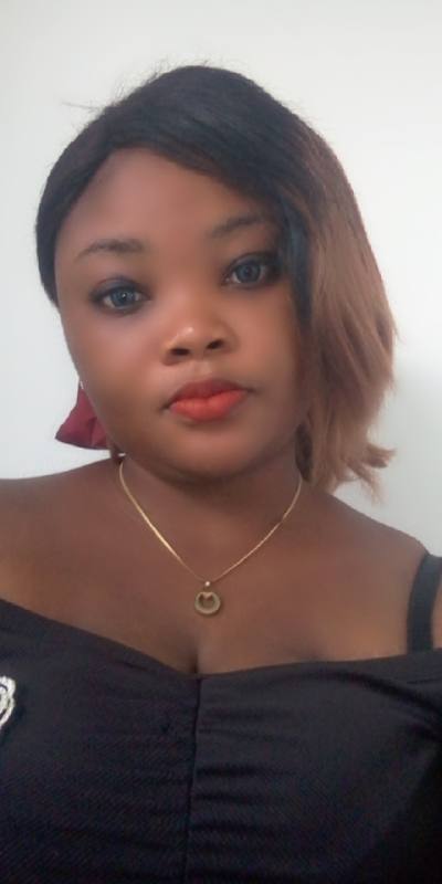 Michelelove 26 ans Douala Cameroun