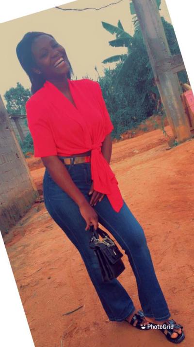 Lola 26 ans Yaounde  Cameroun