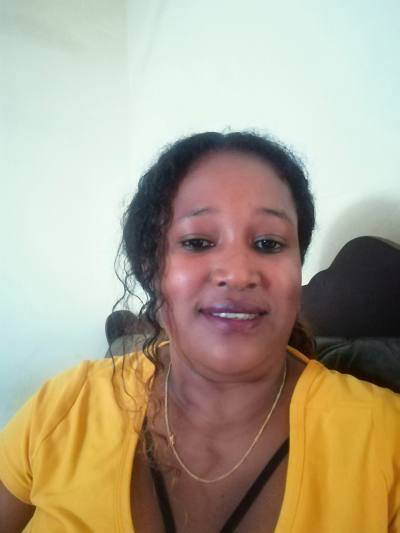 Vololona 36 ans Sambava Madagascar