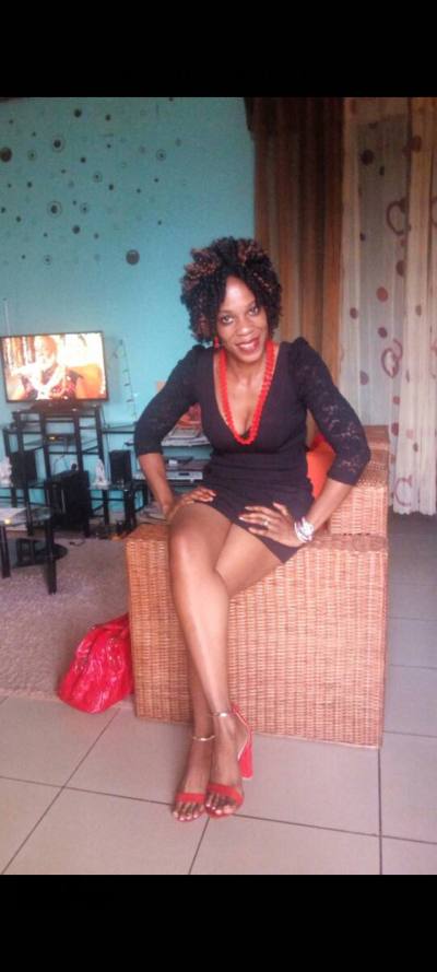 Mimosa 41 ans Douala  Cameroun