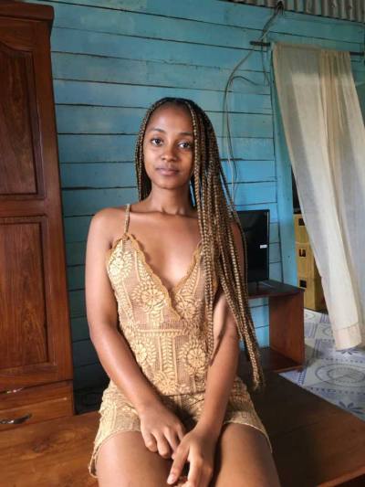 Anirah 17 ans Sambava Madagascar