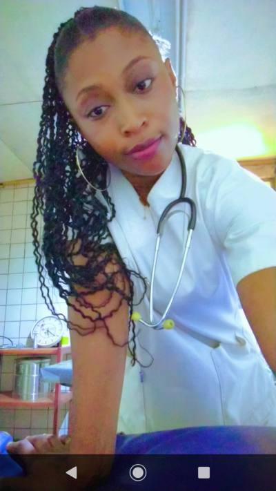 Darline 25 ans Yaoundé  Cameroun