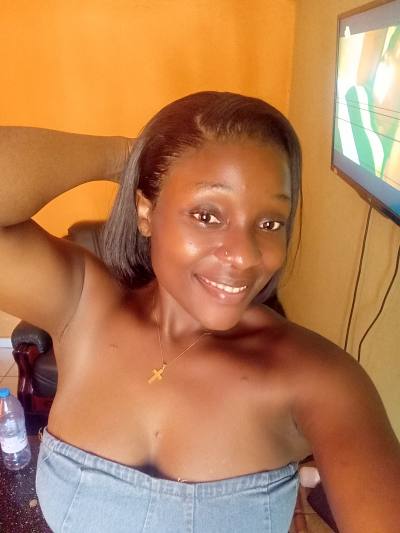 Rachel 30 ans Yaoundé Cameroun