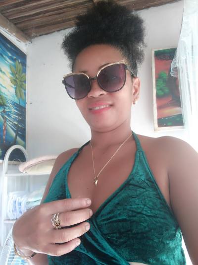 Chabrina 31 ans Antalaha Madagascar