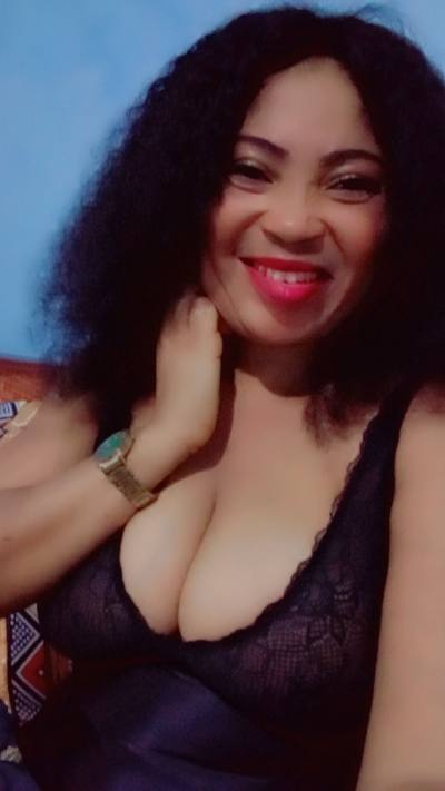 Elodie 37 ans Yaoundé  Cameroun