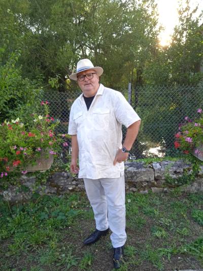 Thierry 61 ans Villers Cotterets France