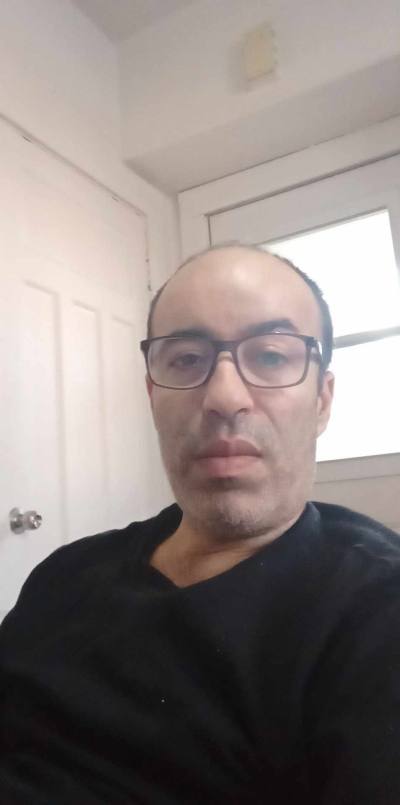 Hocine 42 years Gatineau Canada