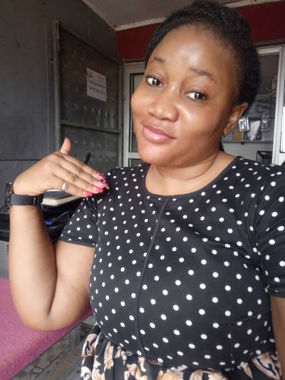 Caroline 31 ans Douala Cameroun