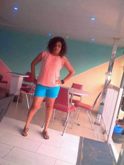 Pivoine 41 ans Du Centre  Cameroun