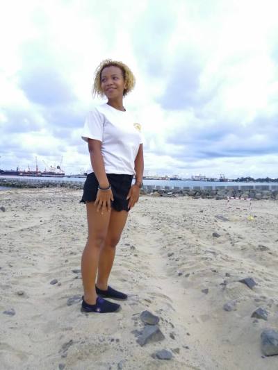 Juliette 34 ans Tamatave Madagascar