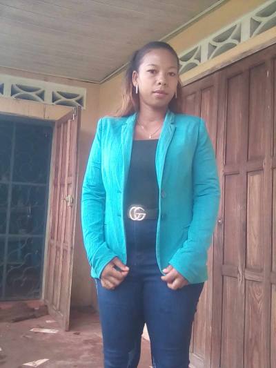 Olivia 32 ans Sambava  Madagascar