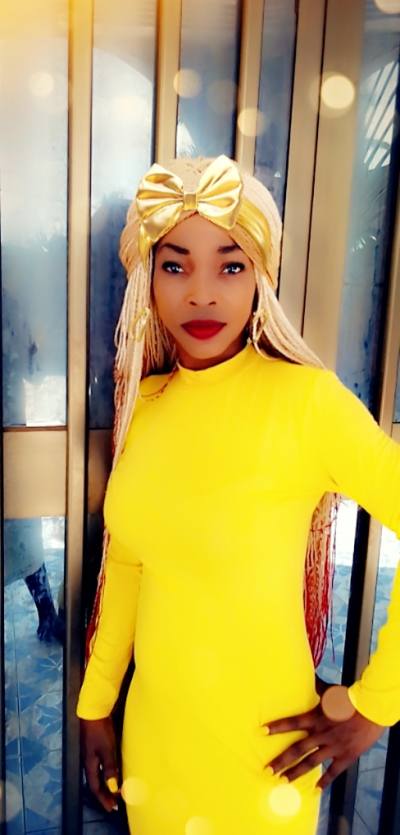 Lilia 41 ans Lome Togo