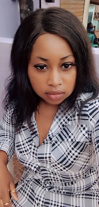 Yolande 30 ans Yaounde Iv Cameroun