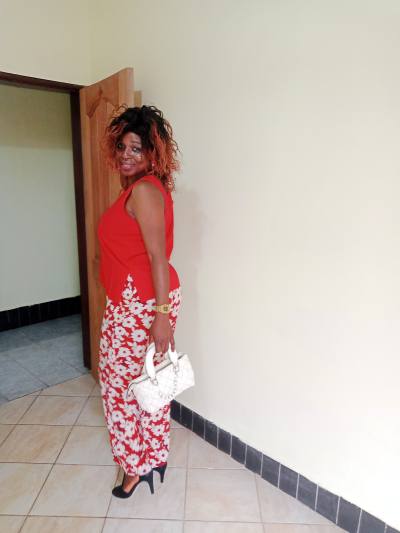 Berthe 42 ans Yaoundé 4 Cameroun