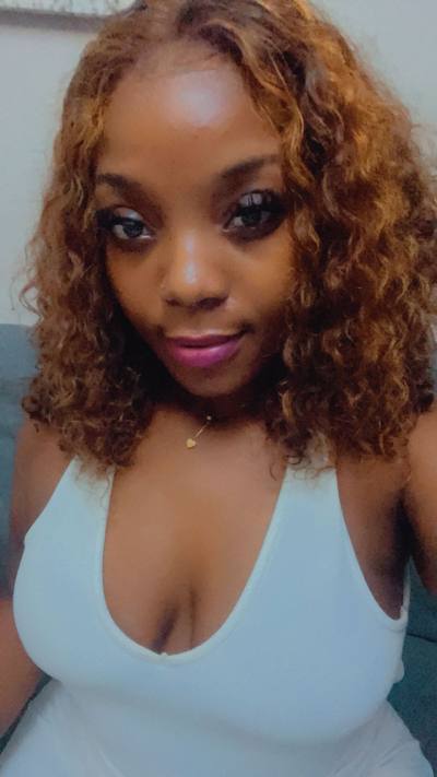 Cynthiche 27 Jahre Douala  Kamerun