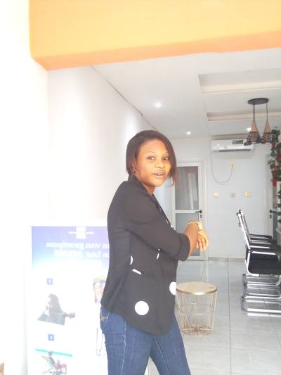 Samantha 24 ans Christianisme  Cameroun