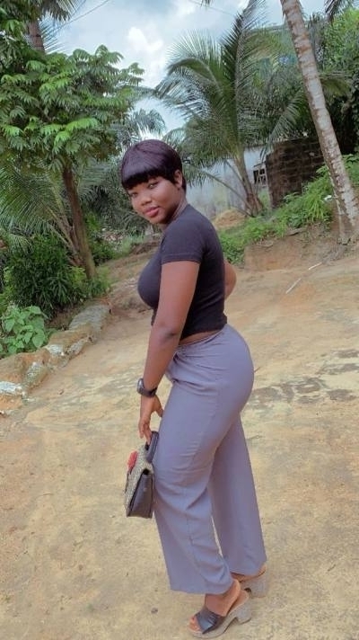 Ruth 24 ans Douala  Cameroun