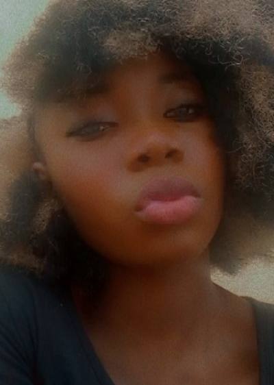 Carine 20 ans Lomé Togo