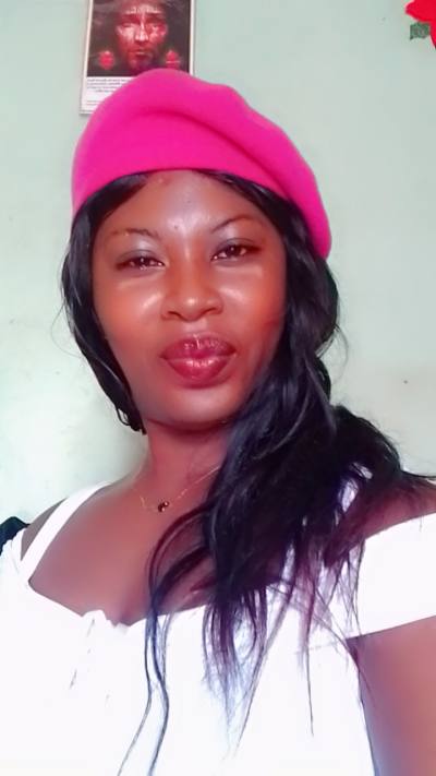 Anita 33 years Yaoundé  Cameroon