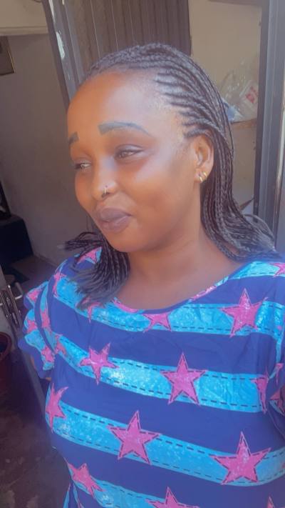 Ruth 29 ans Yaoundé  Cameroun