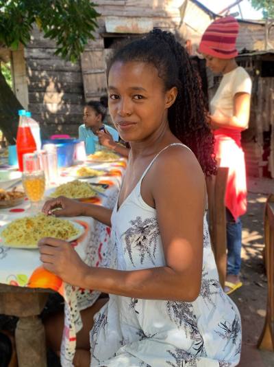 Elsa 31 ans Antalaha  Madagascar