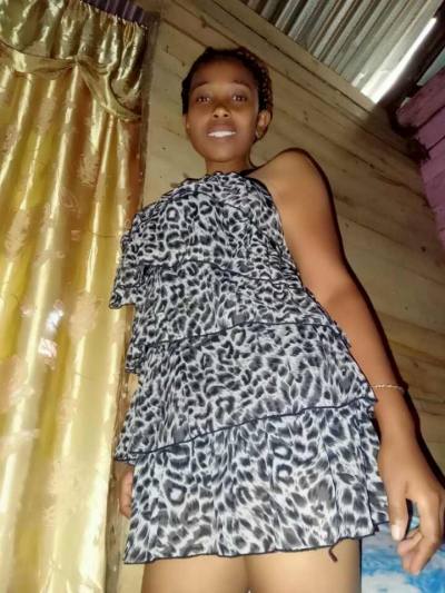 Julia 34 ans Toamasina Madagascar