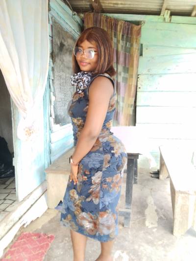 Ruth 24 ans Douala  Cameroun