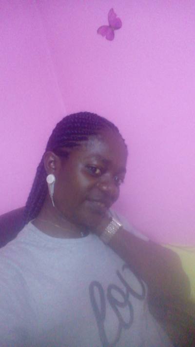 Pascaline 33 Jahre Okola Kamerun