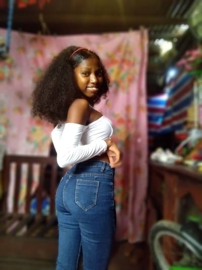 Lethicia 19 years Urbaine Antalaha Madagascar