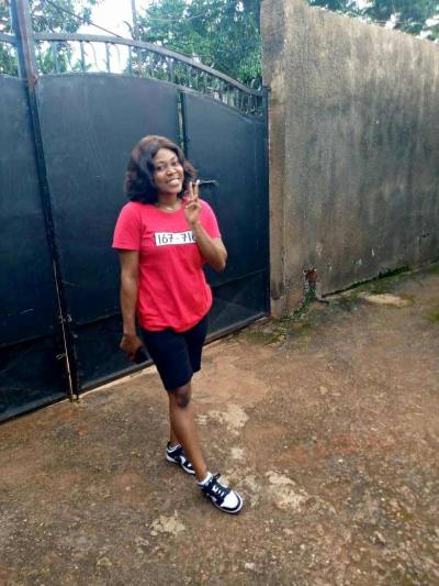 Rachelle 26 ans Yaoundé Cameroun