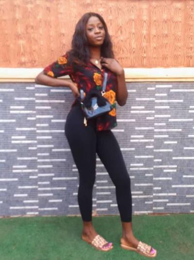 Joan 24 ans Anambra Nigeria