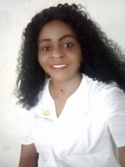 Mimi 37 Jahre Douala Kamerun
